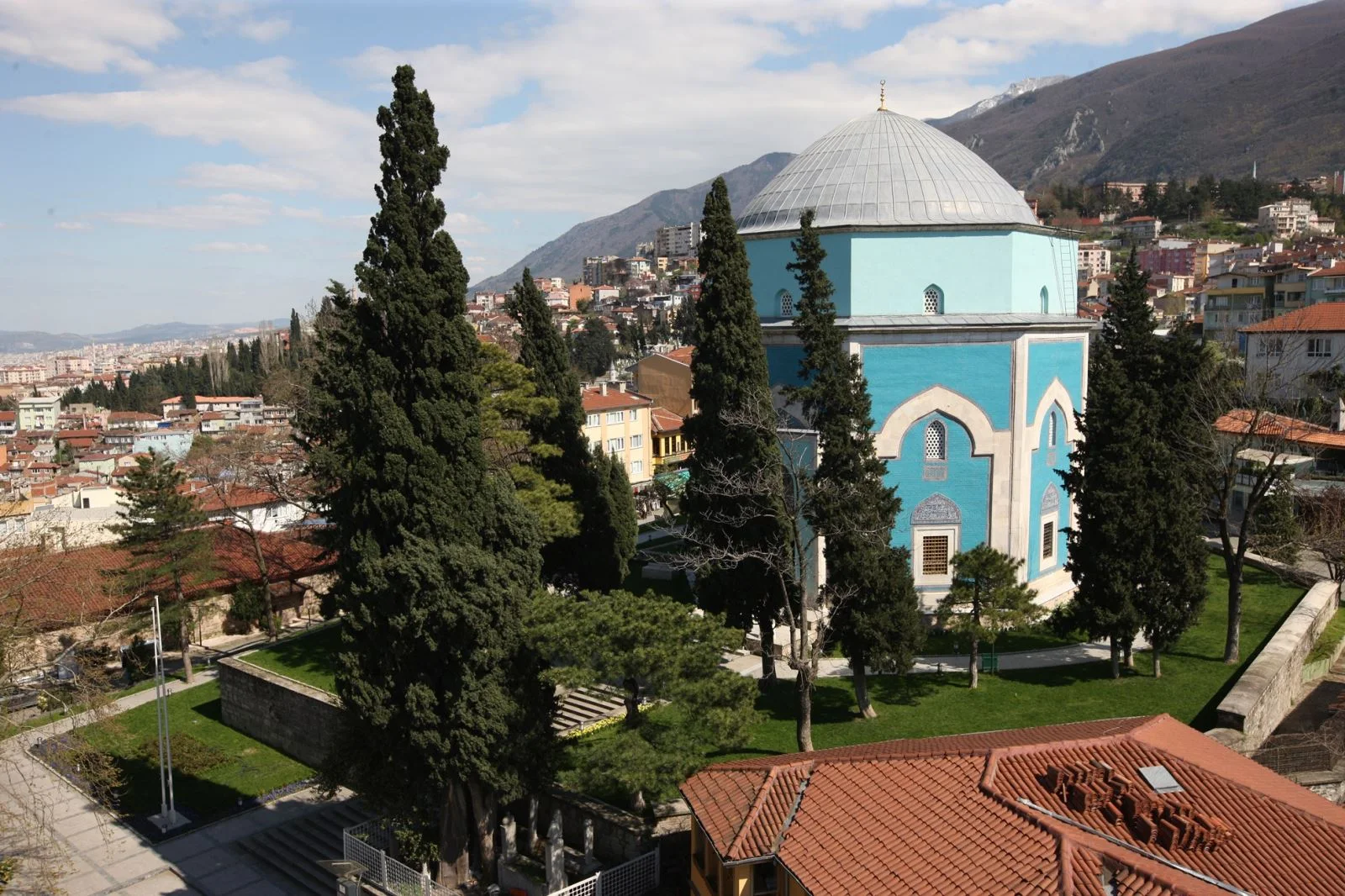 Yeşil Cami ve Yeşil Türbe -Bursa'nın Turkuaz Hazinesi: Osmanlı Sanatının Zarif Mirası