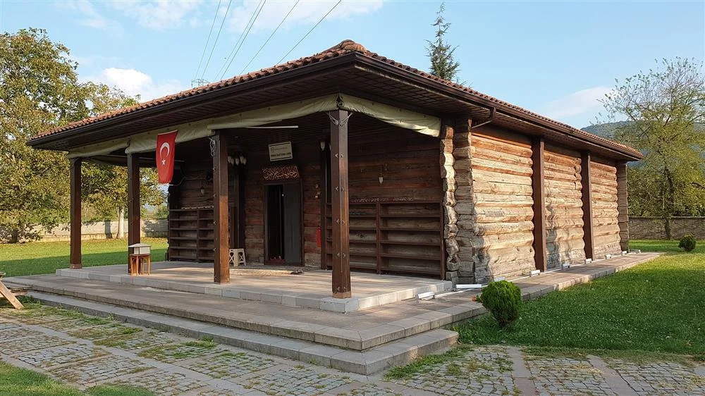 Karaçalı Orhan Gazi Mosque: Seven Centuries of Timber Craftsmanship in Kaynaşlı