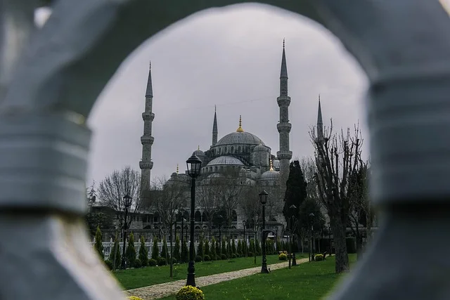 Sultan Ahmed Mosque: Istanbul’s Magnificent Mosque with Six Minarets