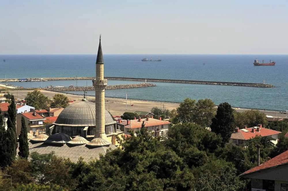 Rüstem Paşa Mosque, Tekirdağ: A Quiet Ottoman Treasure Above the Sea