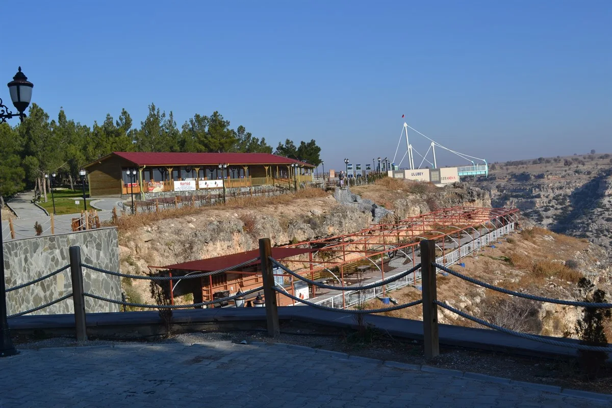 Ulubey Canyon, Turkey: Uşak’s Dramatic Landscape and Glass Terrace