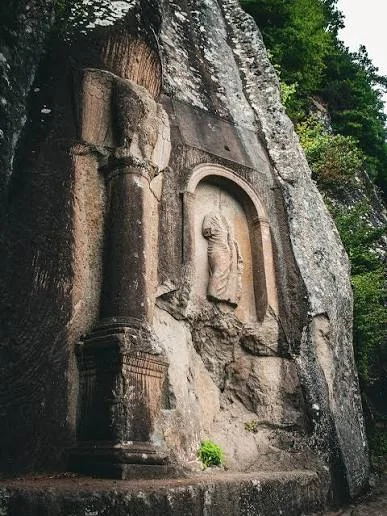 Kuşkayası Road Monument: A Roman Message Carved into the Rock near Amasra