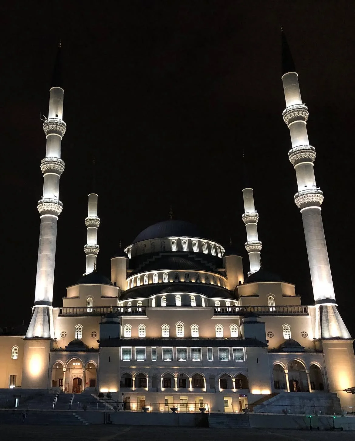 # Kocatepe Camii: Ankara’nın Gökyüzüne Yükselen Anıtsal Silueti