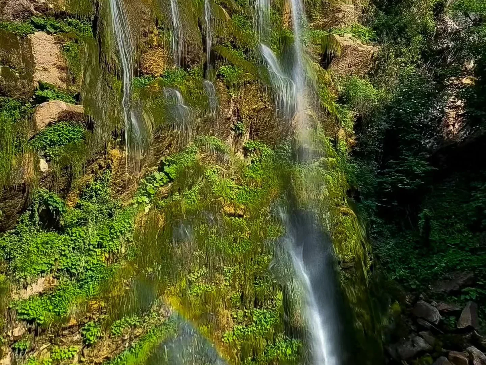 Saklıkent Şelalesi in Düzce
