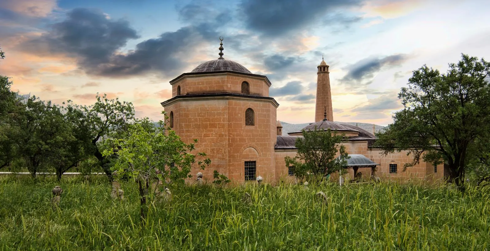 Tomb of Ibrahim Hakki & Light Phenomenon Mechanism (İbrahim Hakkı Hazretleri Türbesi ve Işık Hadisesi) in Siirt