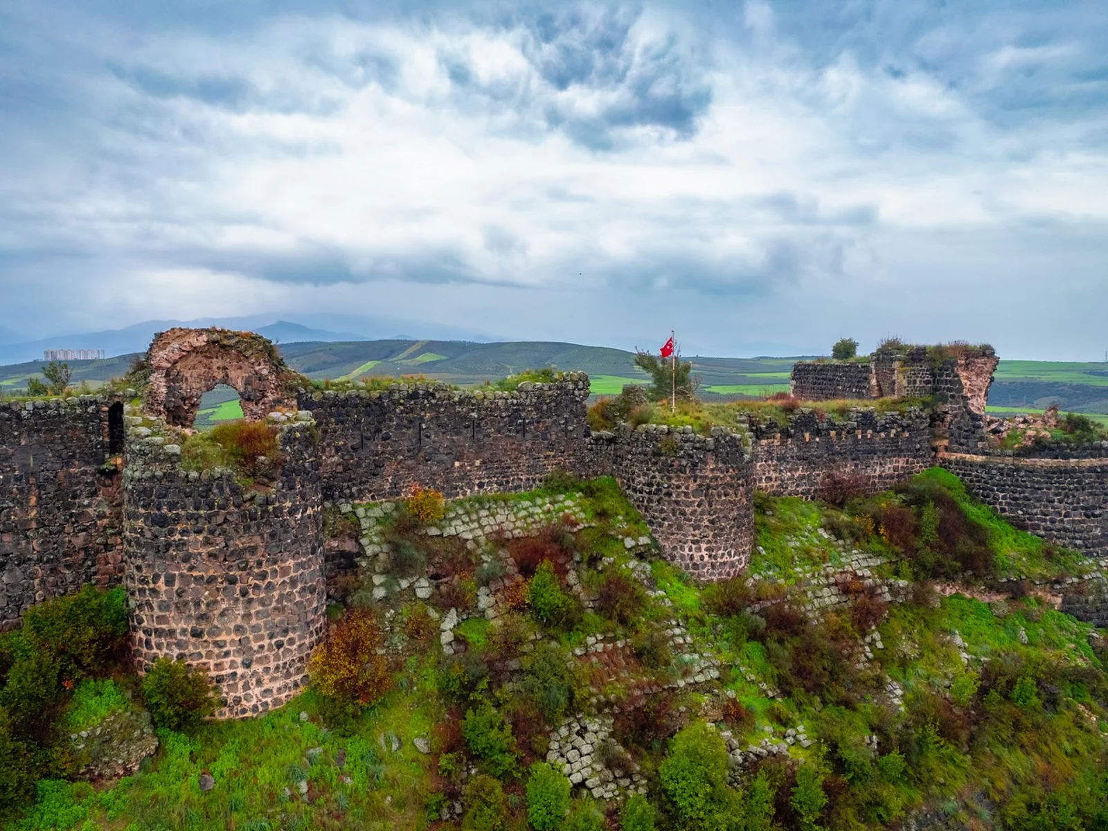 Toprakkale Castle in Osmaniye