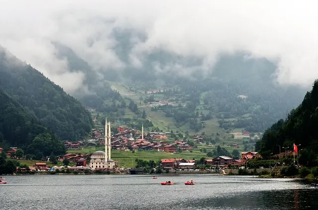 Uzungöl, Trabzon: Turkey’s Mountain Lake Wrapped in Forest and Mist in Trabzon