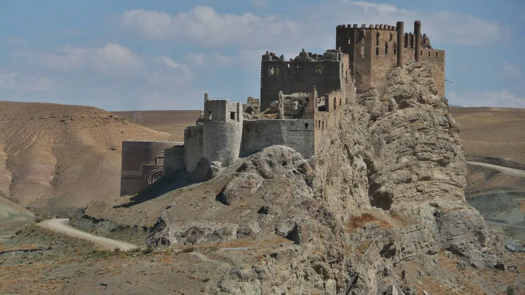 Hosap Castle (Hoşap Kalesi) — photo 2