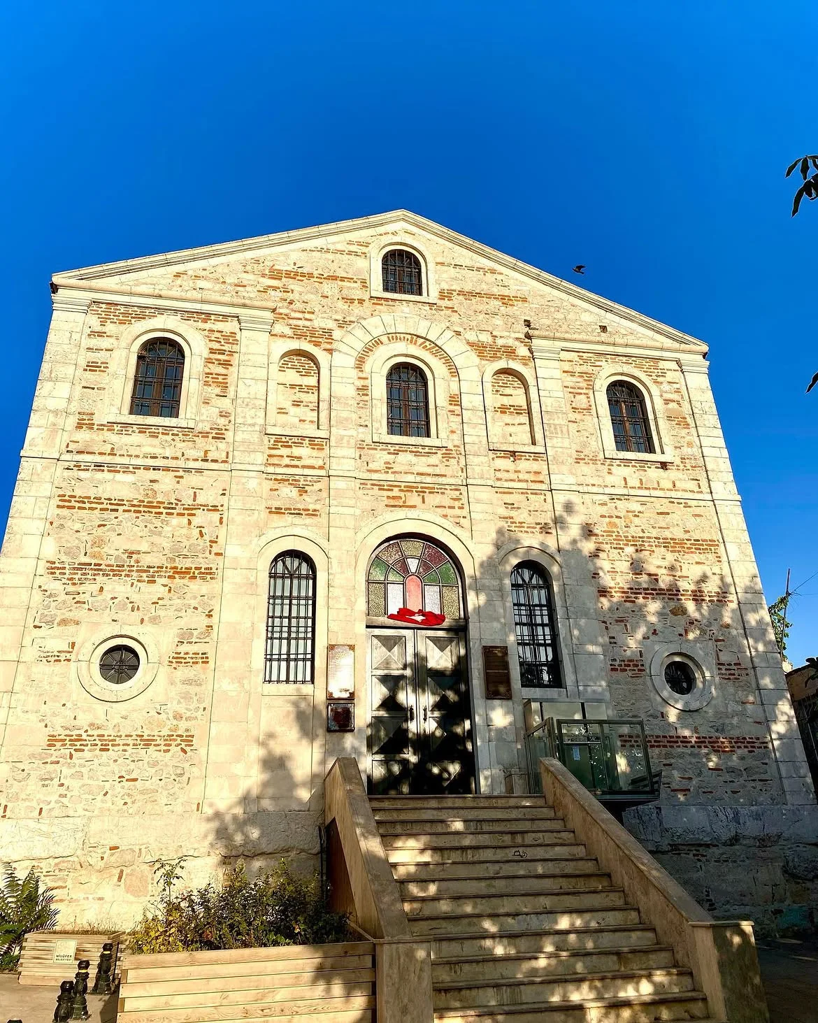 Traveler exterior photo of Gölyazı (Apolyont)